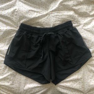 Lululemon Hottie Hot Shorts - reposh